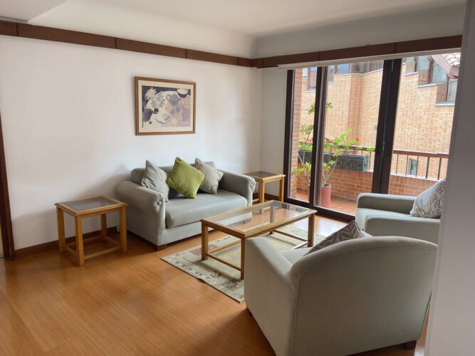 lindo apartamento más balcón InmobiliariaCol