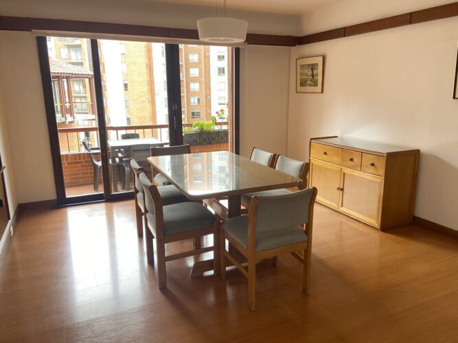 lindo apartamento más balcón InmobiliariaCol